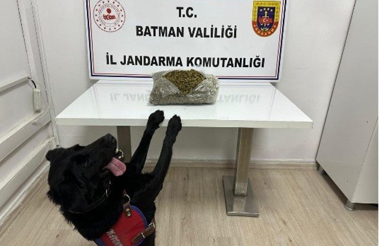 Batman’da ticari takside uyuşturucu operasyonu: 1 kilo 452 gram skunk ele geçirildi