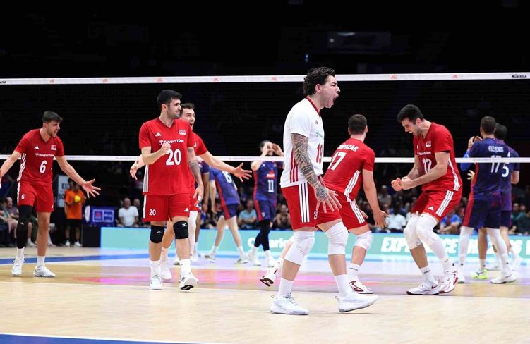 A Milli Erkek Voleybol Takımı, Fransa'yı 3-0 mağlup etti