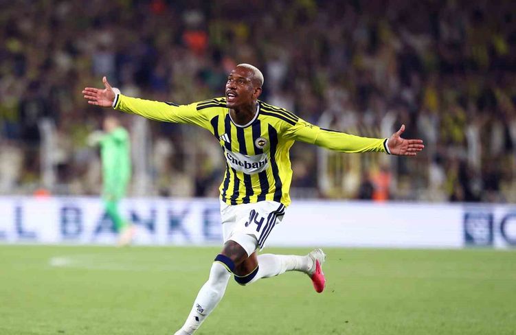 Fenerbahçe'de sezonun ilk golü Talisca'dan