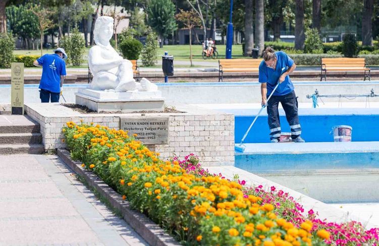 95'inci İzmir Enternasyonal Fuarı öncesi Kültürpark'ta hazırlıklar hız kazandı