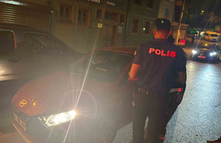 Bursa'da 'Huzur' denetimlinde 3 aranan şahıs yakalandı