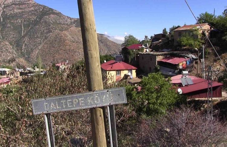Siirt'te terör örgütü PKK'nın katlettiği 37 kiş törenle anıldı