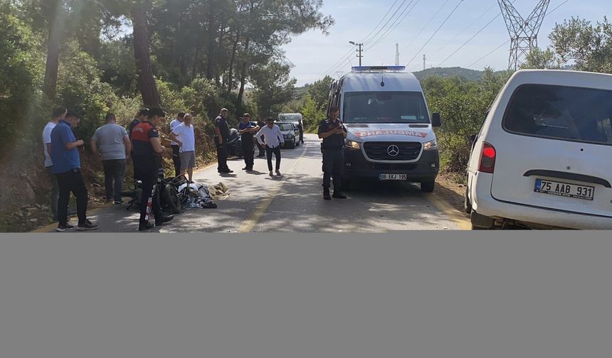 Bodrum'da kamyonetle motosikletin çarpıştığı kazada 1 kişi öldü, 1 kişi yaralandı