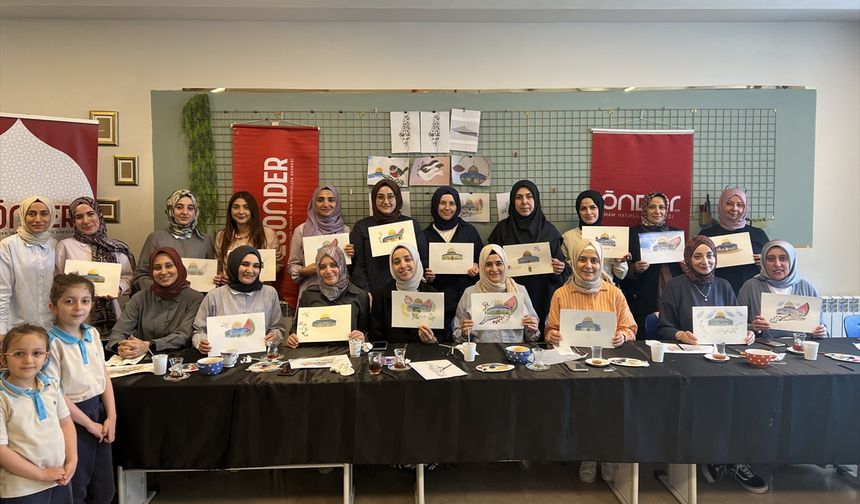 Eyüpsultan'daki öğretmenlerden Gazze'ye resimli destek
