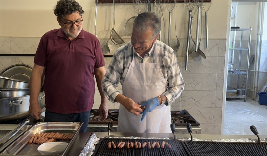 Şef adayı öğrenciler tescilli Tekirdağ köftesi yapımını öğrendi