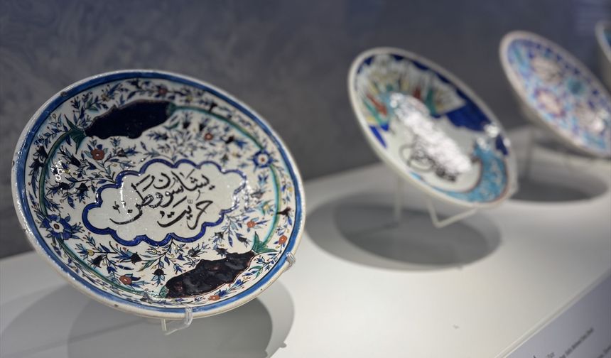 "Sıradışı Minas: Kütahya Çini ve Seramiklerinde Esin ve Yeniliğin Hikayesi" sergisi Pera Müzesi'nde açıldı