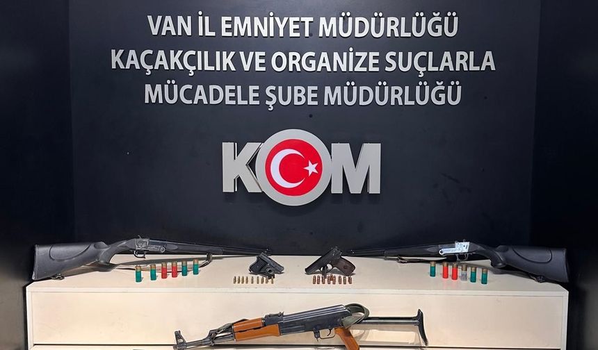 Van'da sosyal medyada silah paylaşımı yapan 5 kişi gözaltına alındı