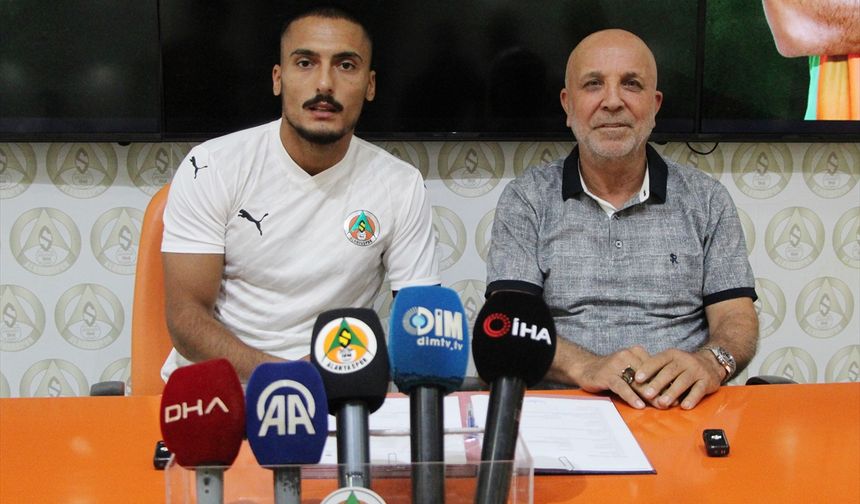 Alanyaspor, İbrahim Kaya ile 4 yıllık sözleşme imzaladı