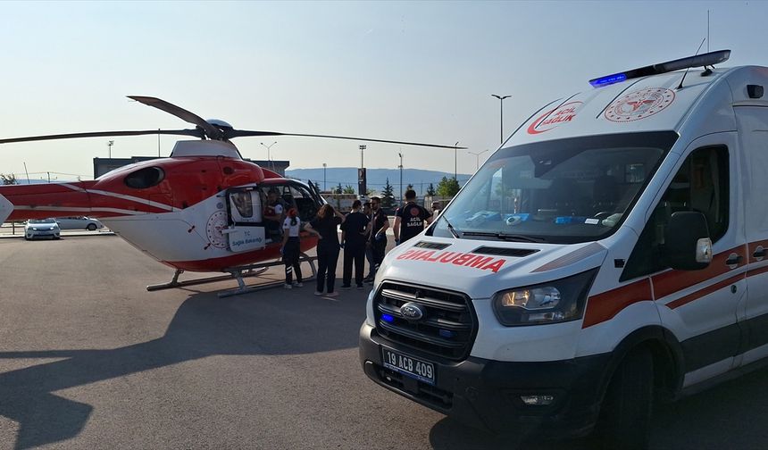 Ambulans helikopter, trafik kazasında yaralanan 2 aylık bebek için havalandı