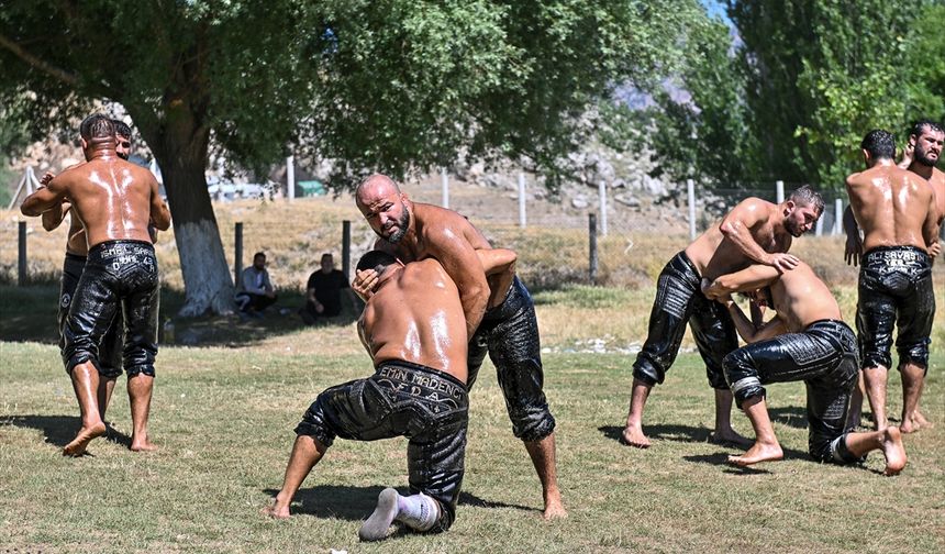 Başpehlivan Orhan Okulu'nun hedefi Kırkpınar'da altın kemer kazanmak:
