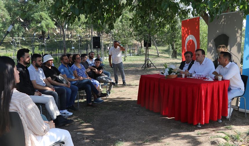 Batman'da 'Bilim Kafe' etkinliğinde 'Yapay Zekanın Bugünü ve Geleceği' konuşuldu