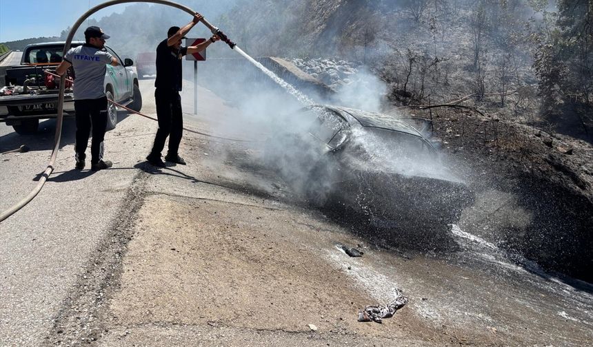 Çanakkale'de alev alan otomobilde 1 kişi hayatını kaybetti
