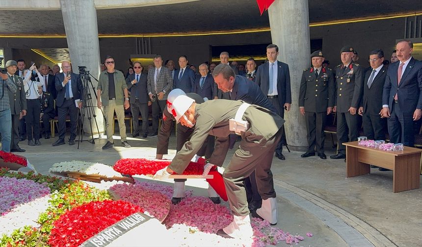 Dokuzuncu Cumhurbaşkanı Süleyman Demirel mezarı başında anıldı