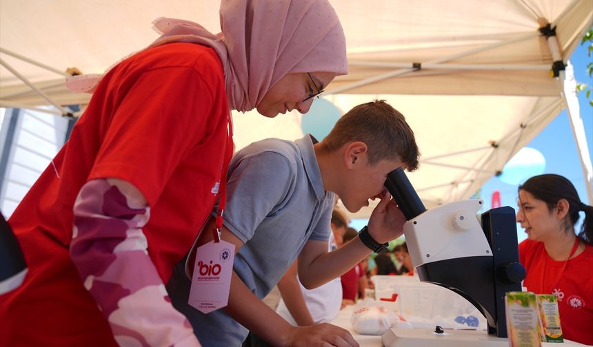 Erzurum'da akademisyenler, kırsaldaki çiftçiler ve çocuklarla buluştu