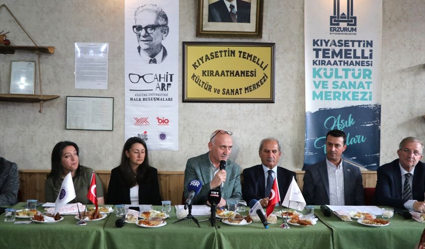 Erzurum'da 'Bilim ve Kültür Sohbeti' etkinliğinde bilim adamları ile vatandaşlar buluştu