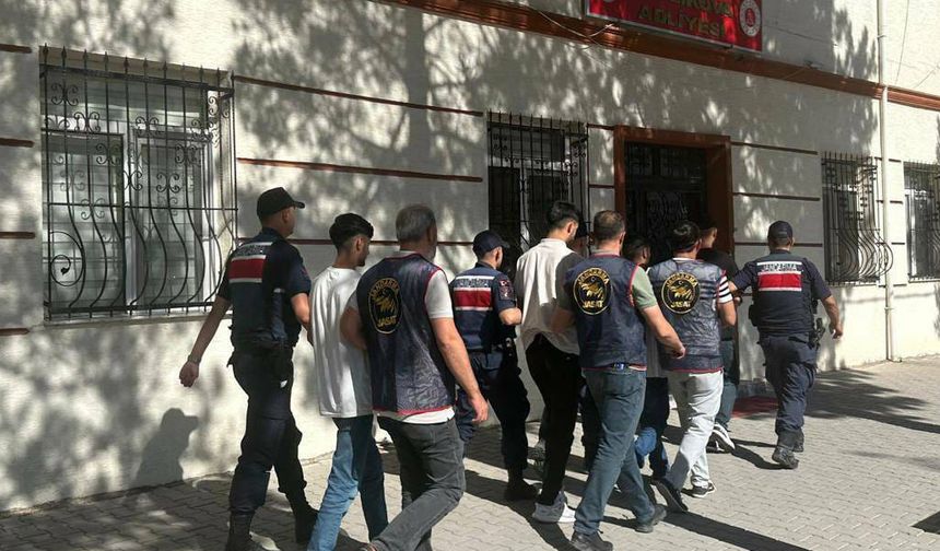 Eskişehir'de dolandırıcılık iddiasıyla yakalanan 5 zanlıdan 4'ü tutuklandı