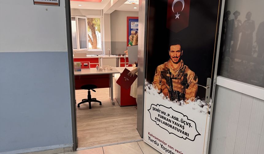İzmir'de şehidin adının verildiği okula laboratuvar kuruldu
