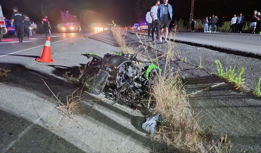 Sakarya'da otomobil ile iki motosikletin çarpışması sonucu 1 kişi öldü, 3 kişi yaralandı