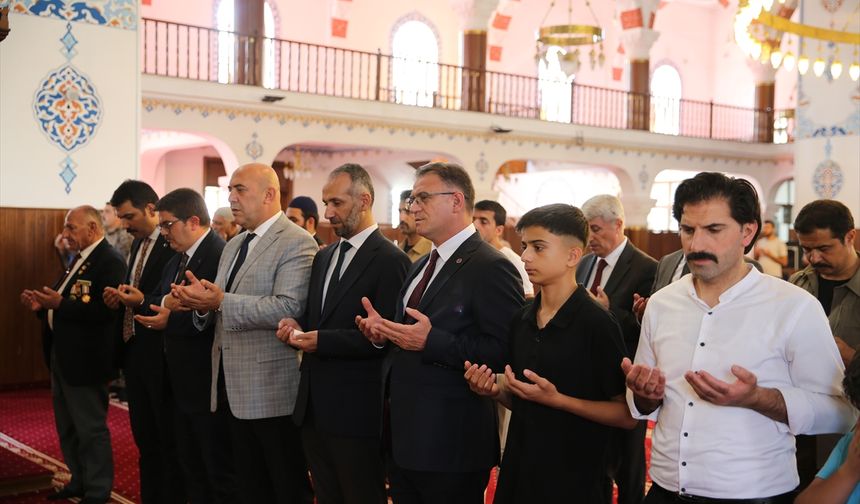 15 Temmuz şehidi özel harekat polisi Halil Hamuryen kabri başında anıldı