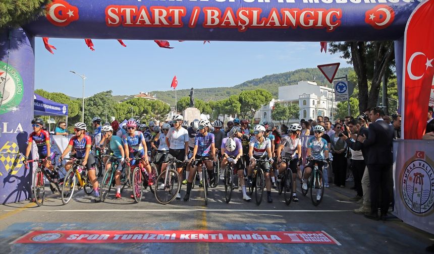 15 Temmuz Şehitlerini Anma Ulusal Bisiklet Yol Yarışı, Muğla'da başladı