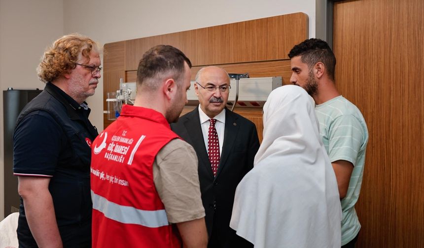 Adana Valisi Köşger Gazze'den gelen Filistinli hastaları ziyaret etti