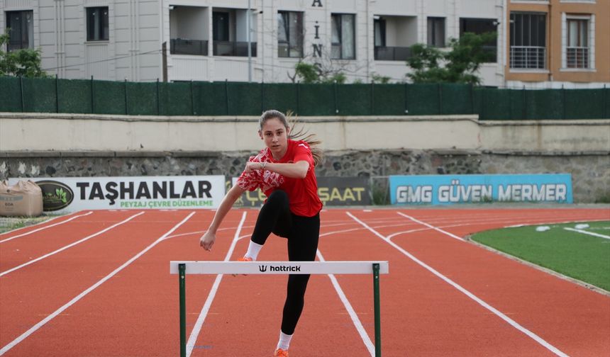 Ayşe Nazlı Aydın, tekvandoyu bırakıp geçtiği atletizmde 50 madalya kazandı