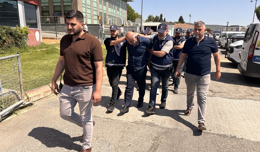 Gaziantep'te market parasının gasbedilmesiyle ilgili yakalanan 6 zanlı adliyede