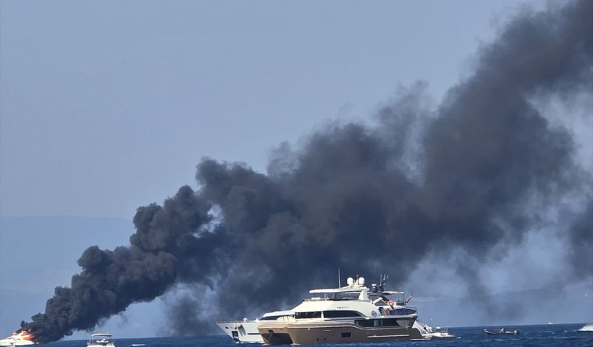 GÜNCELLEME - Bodrum açıklarında yanan motoryat battı