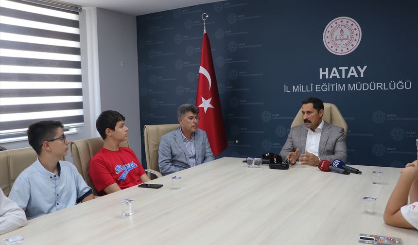 Hatay'da LGS ve YKS'de başarılı olan öğrenciler ödüllendirildi