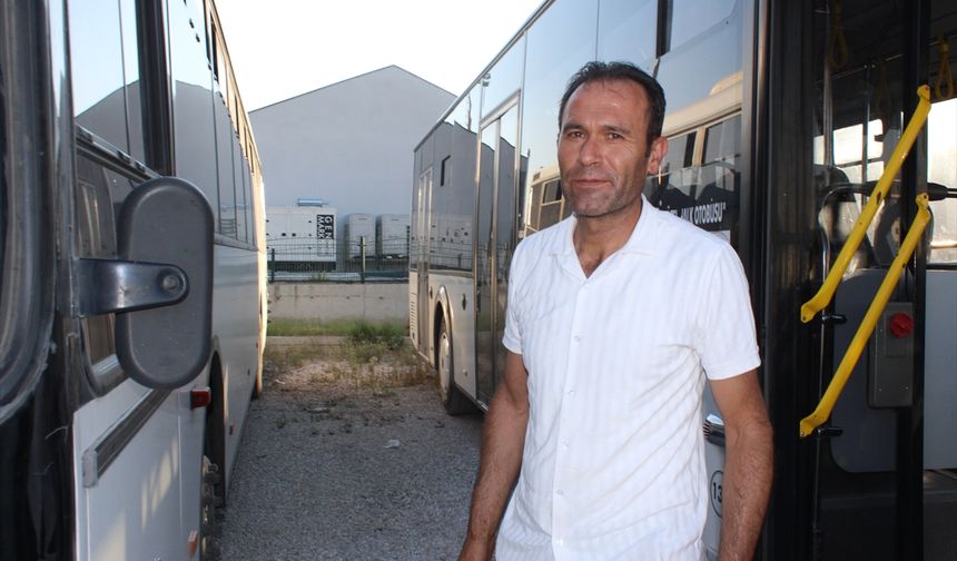 Isparta'da otobüs şoförü Heimlich manevrasıyla 2 yaşındaki çocuğun hayatını kurtardı