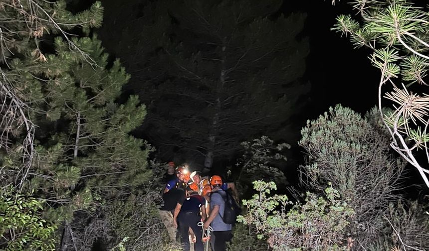Karabük'te kayalıktan düşen kişi yaralandı
