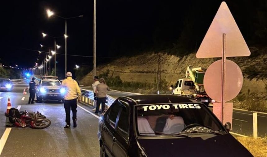Karabük'te otomobille çarpışan motosikletin sürücüsü ağır yaralandı