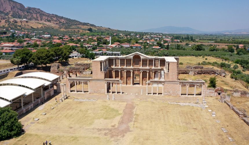 Manisa'da, Sardes Antik Kenti ve Lidya Tümülüsleri'nin UNESCO'ya alınması sevinci
