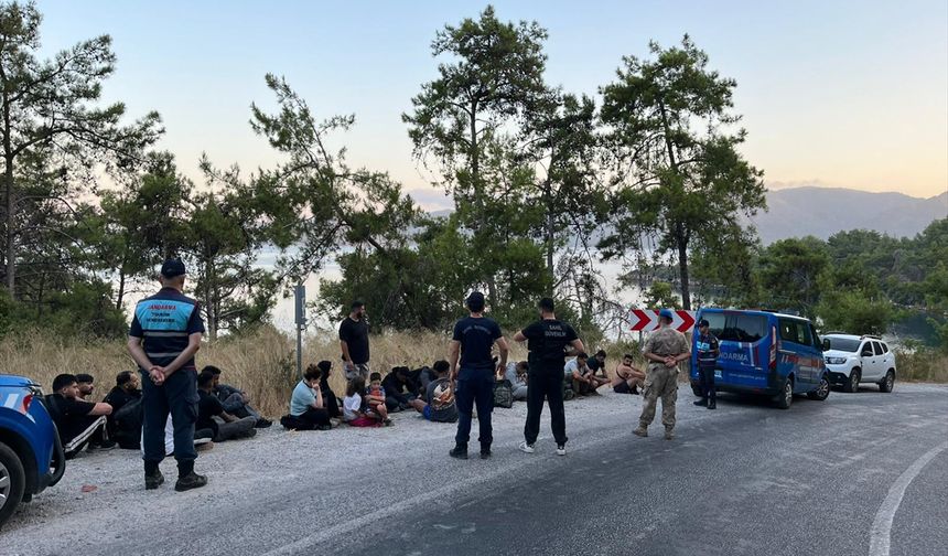 Marmaris'te 22 düzensiz göçmen yakalandı
