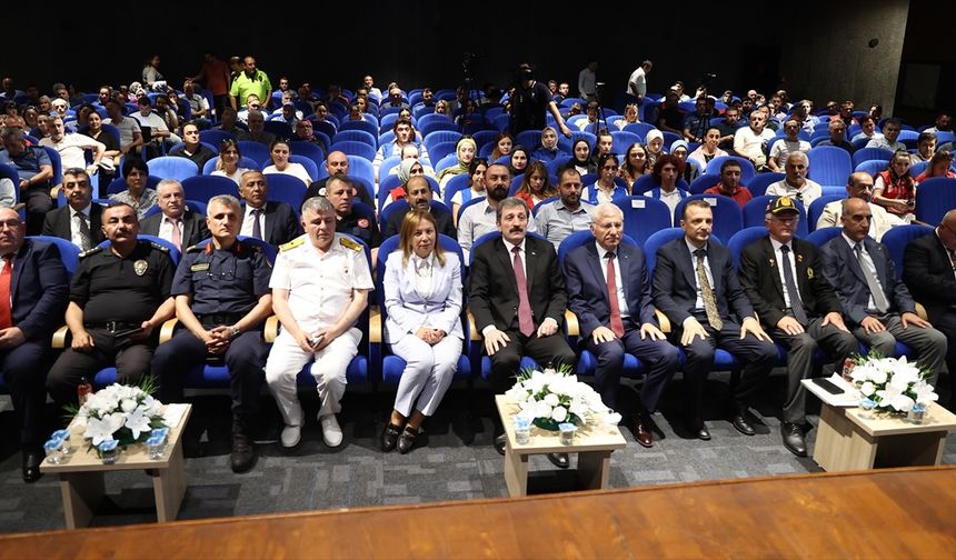 Samsun'da 'Tarihi Süreç Açısından 15 Temmuz' paneli düzenlendi