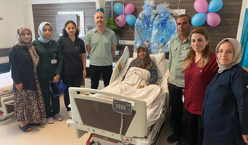 Şanlıurfa'da 53 yaşındaki kadın ikiz bebek dünyaya getirdi