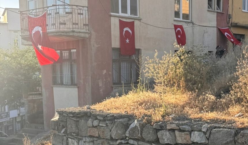 Şehit Mühimmat Astsubay Kıdemli Çavuş Akdoğan'ın Malatya'daki ailesine şehadet haberi verildi