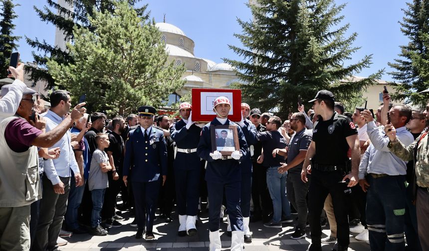 Şehit Uzman Çavuş Ümit Üzüm, memleketi Kayseri'de son yolculuğuna uğurlandı