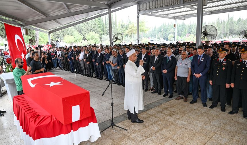 Şırnak'ta şehit olan uzman çavuşun cenazesi Adana'da defnedildi