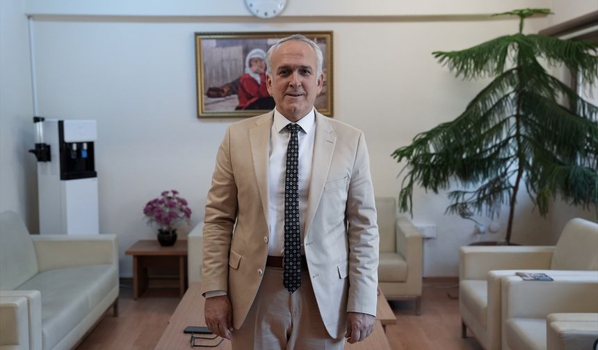 Sosyal medyada kullanıcılarını takibe alan bot hesaplar kişisel verileri depoluyor
