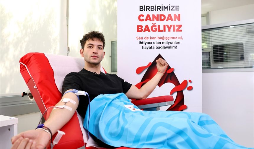 Ünlülerden Türk Kızılayın kan ihtiyacına yönelik yürütülen kampanyaya destek