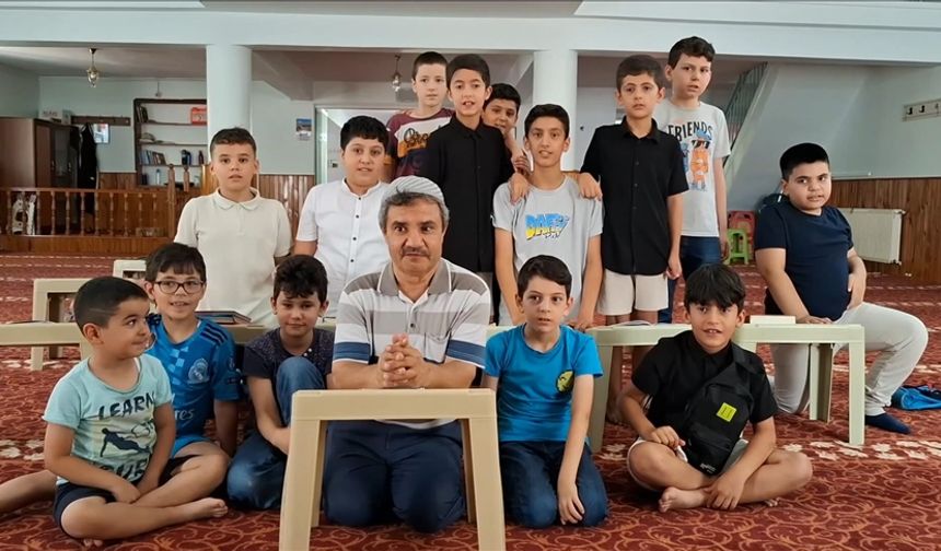 Kur'an kursu öğrencileri harçlıklarını Gazze'ye bağışladı