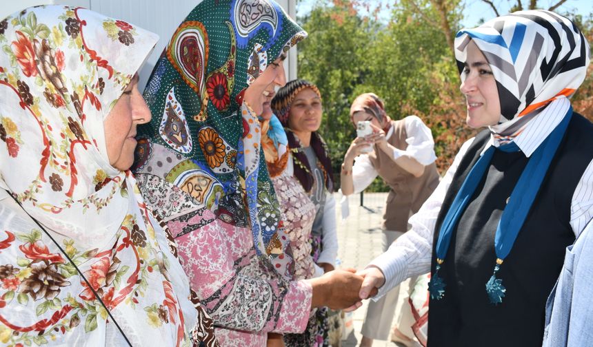 AK Parti Genel Merkez Kadın Kolları Başkanı Ercan, Bilecik'te konuştu: