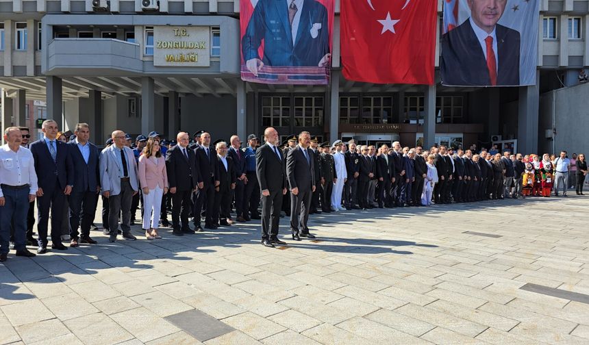 Atatürk'ün Zonguldak'a gelişinin 94. yıl dönümü törenle kutlandı