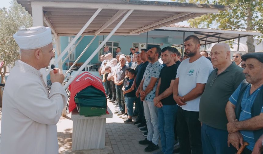 Balıkesir'deki fabrika yangınında yaşamını yitiren 2 işçi son yolculuğuna uğurlandı