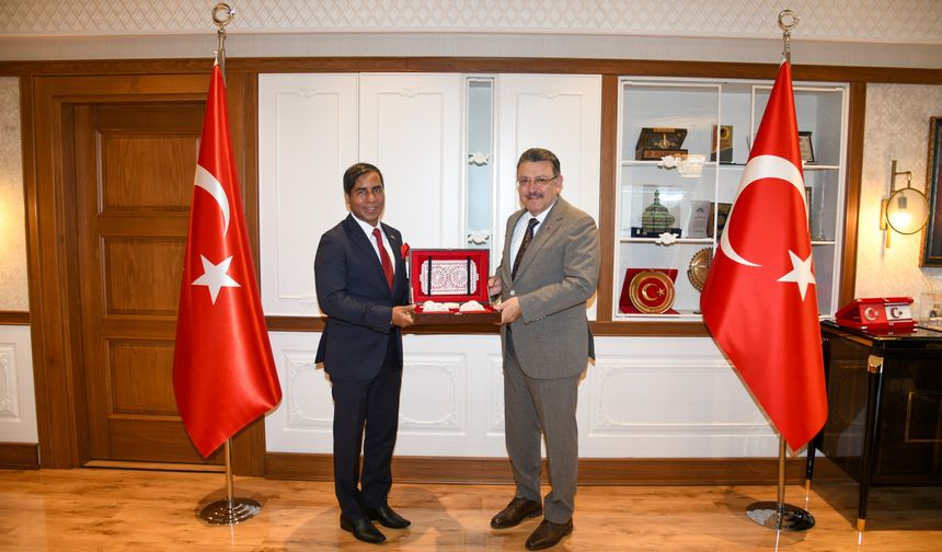 Bangladeş'in Ankara Büyükelçisi Haq, Trabzon Büyükşehir Belediyesi'ni ziyaret etti