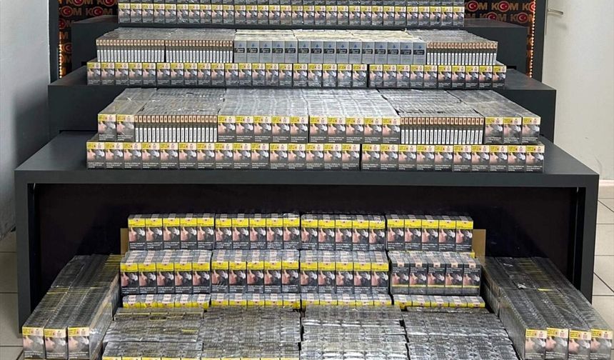 Batman'da durdurulan tırda kaçak 7 bin 200 paket sigara ele geçirildi