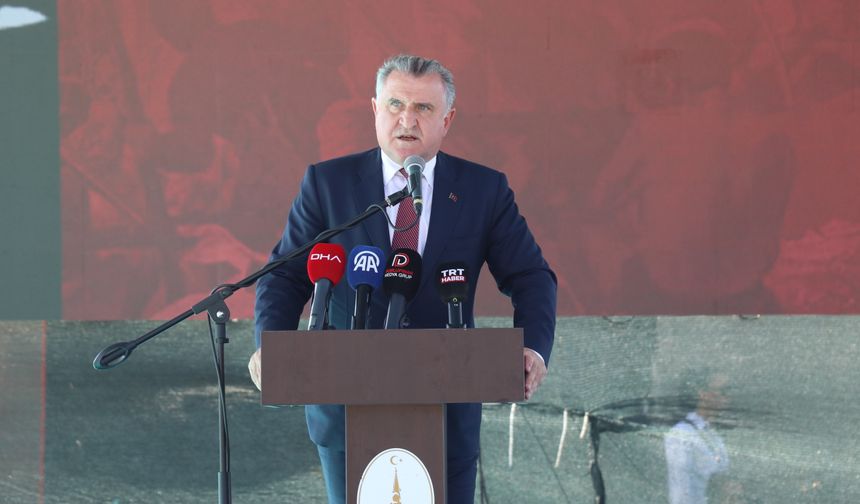 Gençlik ve Spor Bakanı Bak, Kütahya'da Büyük Zafer'in 103. yılı kutlama programında konuştu: