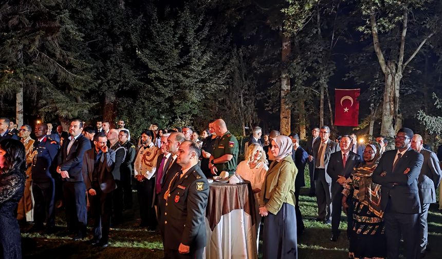 İran'da, 30 Ağustos Zafer Bayramı resepsiyonu düzenlendi