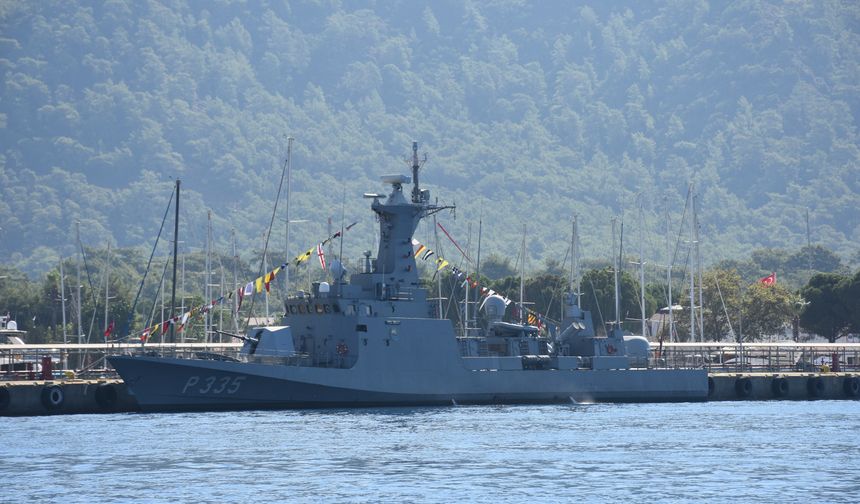 Muğla'da Deniz Kuvvetleri gemisi ile Sahil Güvenlik botları ziyarete açıldı